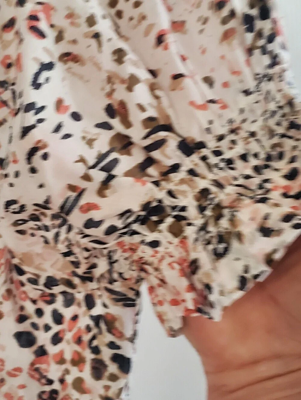ARIAT SWEET SPRING KIMONO WRAP. MED/LARGE. ANIMAL PRINT